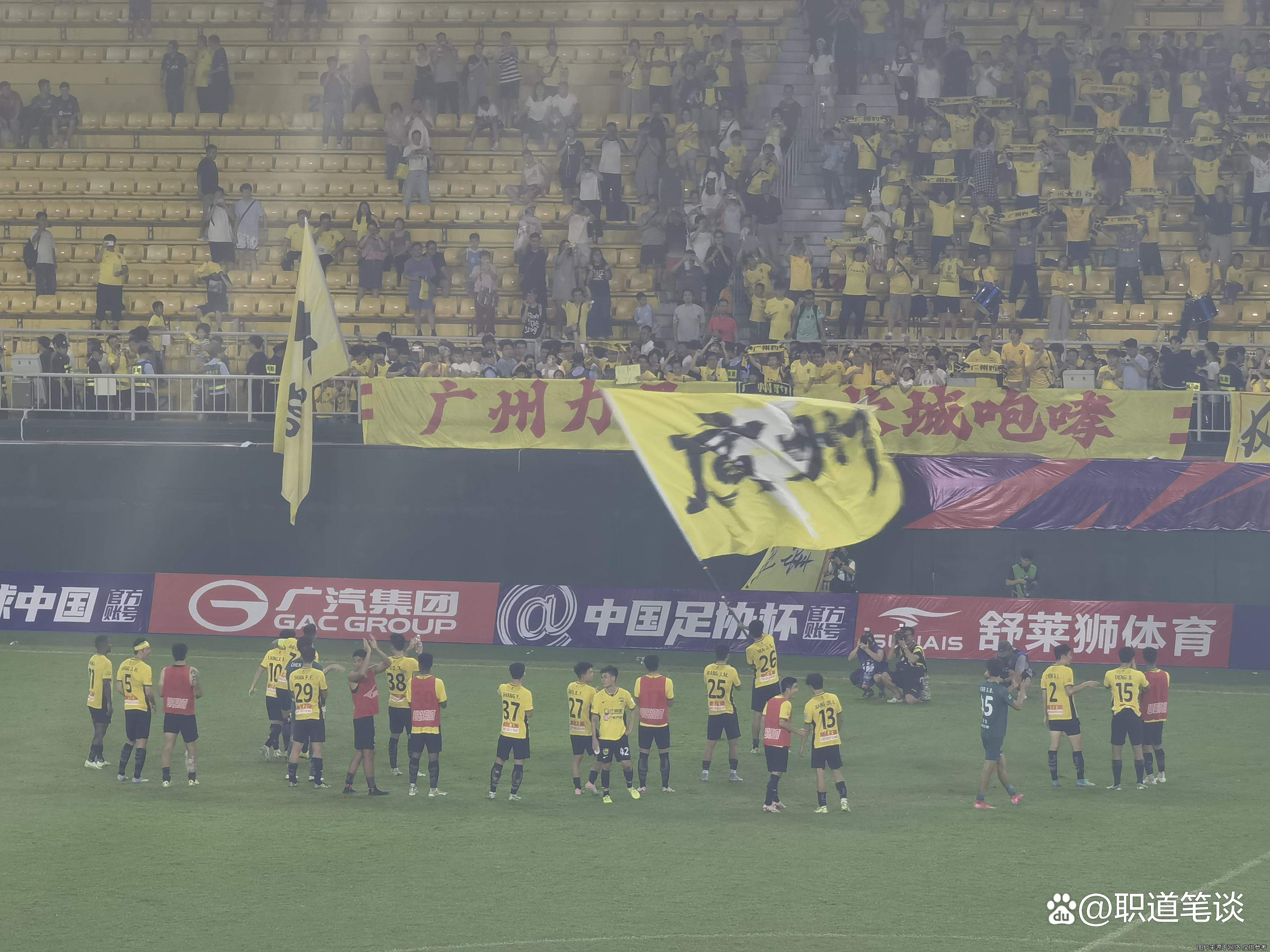 关于乒乓球常规赛掀起高潮，江汉雷豹队强势反弹岭东雄狮队，高压逼抢奏功——客场静默反击的信息