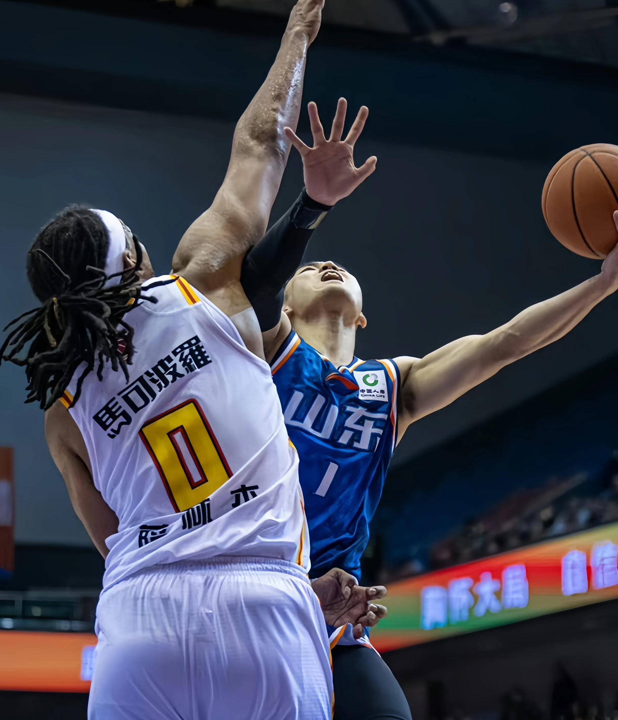 今晚CBA常规赛传出新动向，巴塞罗那豪取连胜，管理层表态：引发热议，高层口径保持一致(cba公布常规赛第11轮最佳阵容)