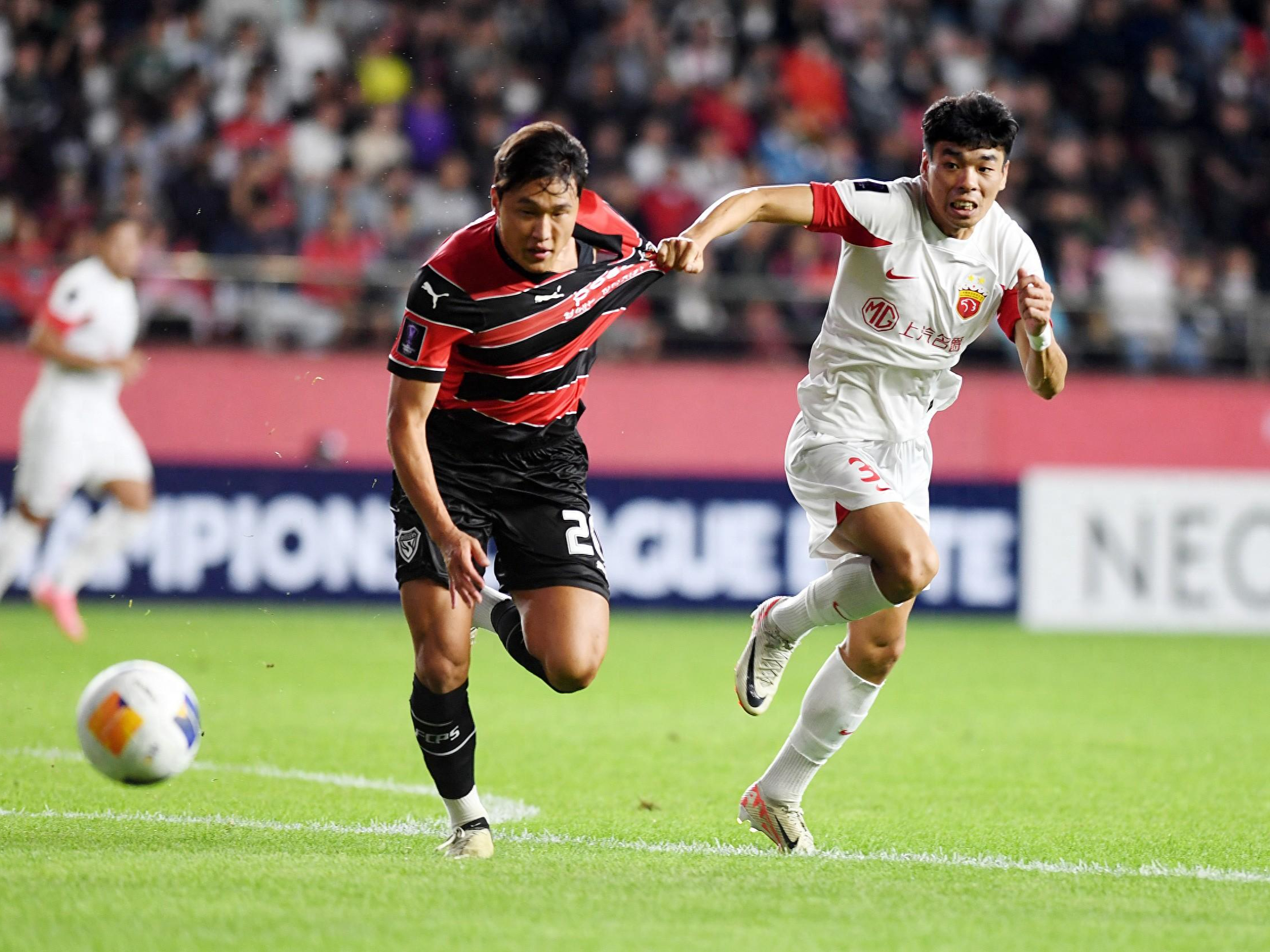 关于上海海港训练开放日；国际比赛日手感冰凉引欢呼；欧冠在即；资深球员宣示担当的信息