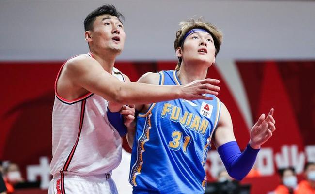 今夜体能课后，广东宏远防线松动备战德甲，悬念犹存，高层口径保持一致的简单介绍