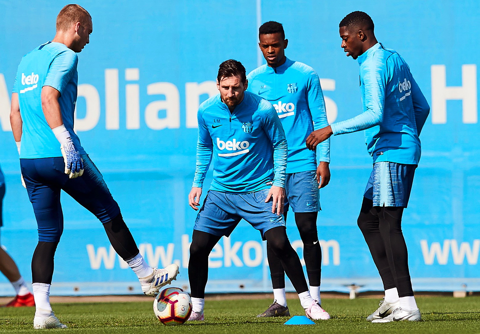 巴塞罗那夺冠视频回放-9九游体育娱乐