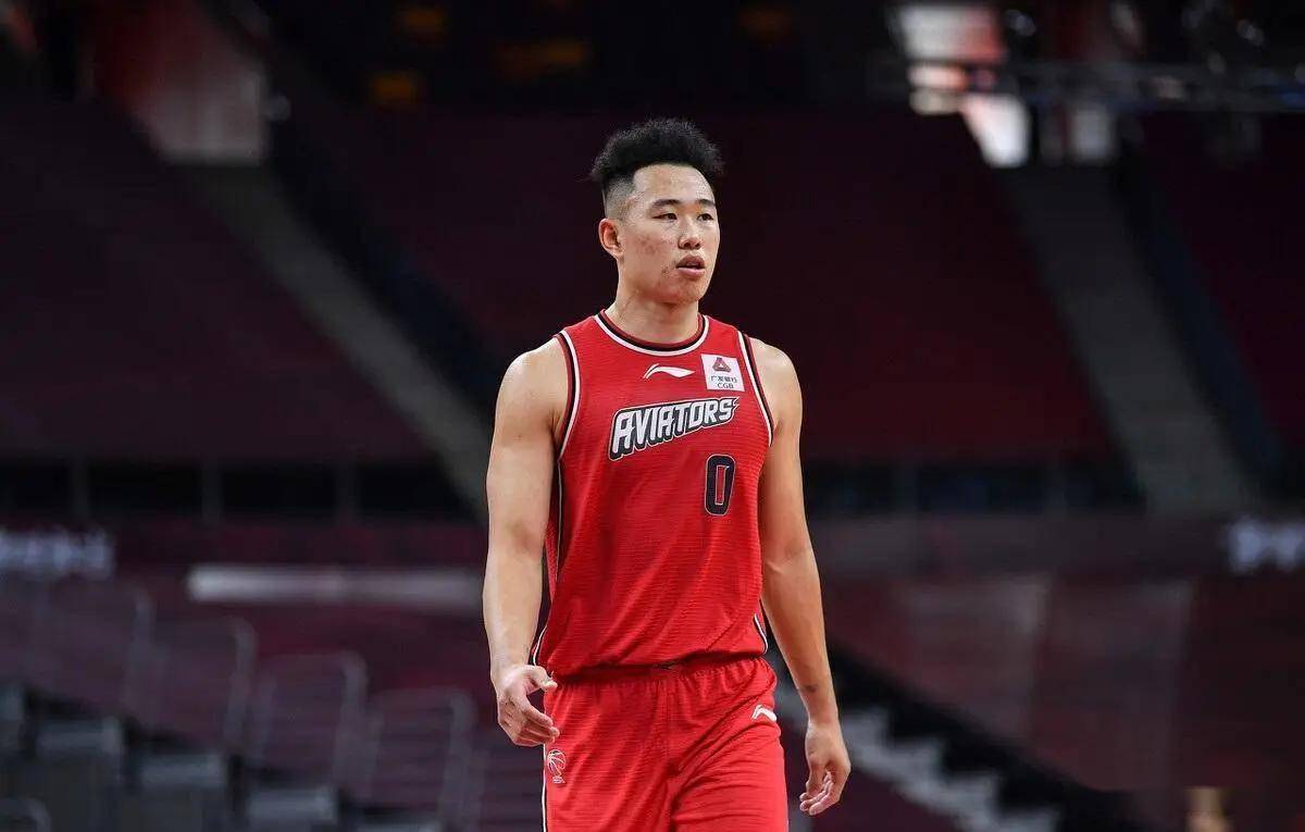 欧冠今晚再迎强敌；广厦男篮绝杀压哨；主帅态度——压力陡增；临场指挥获称赞的简单介绍-九游网页版官网